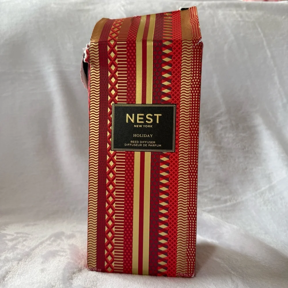 NEST New York Holiday Reed Diffuser - Picture 2 of 5